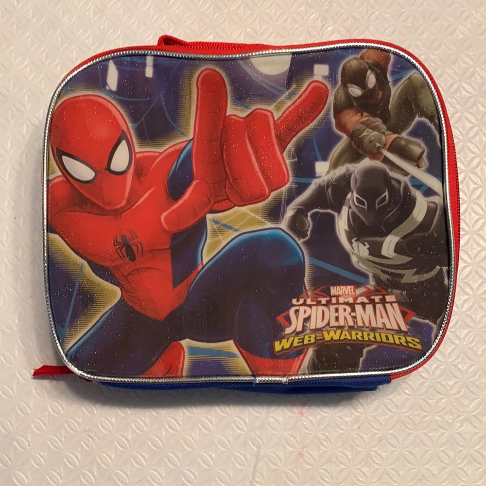 ✏️🆓 w $10+ Purchase Spider-Man lunch bag